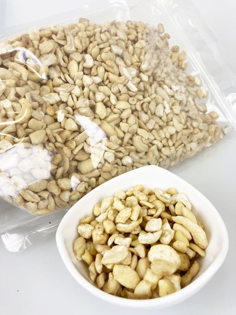 Orzechy Nerkowca kawałki 22,68Kg SWOJSKA PIWNICZKA